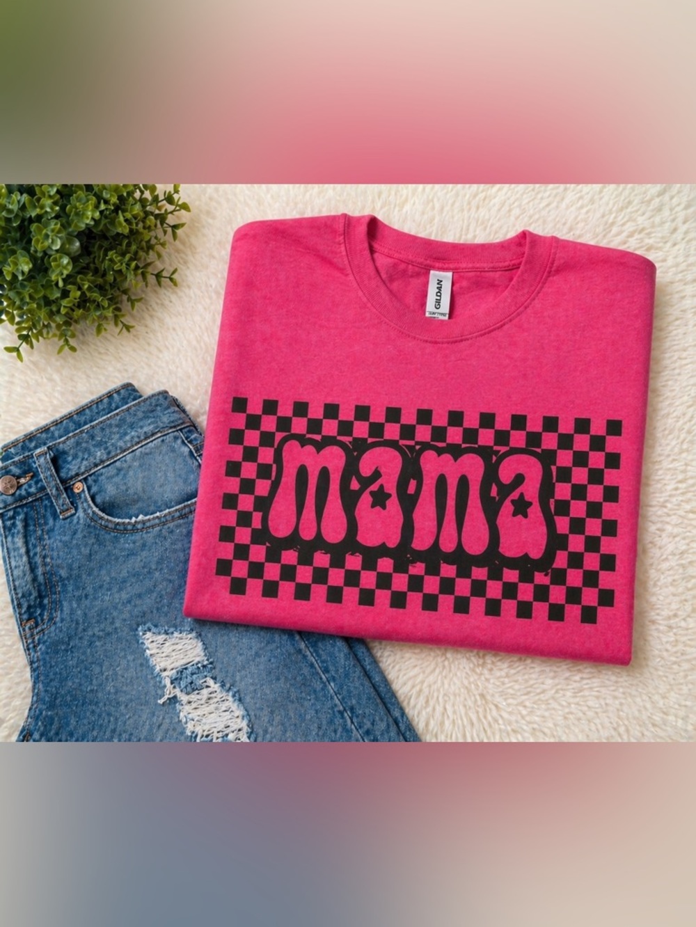 Gildan Pink “MAMA” T-Shirt